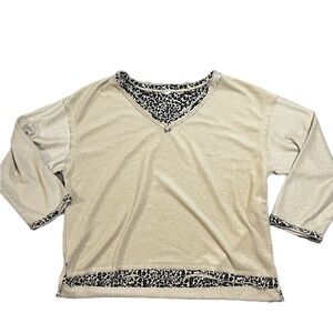 POL Womens V-Neck Sweater Cheetah Leopard Print Size Medium